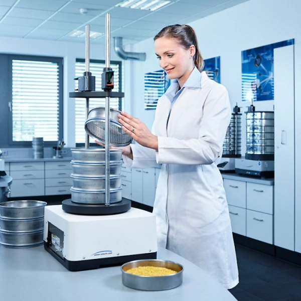 Analytical sieve shakers of the series AS 200 CONTROL2